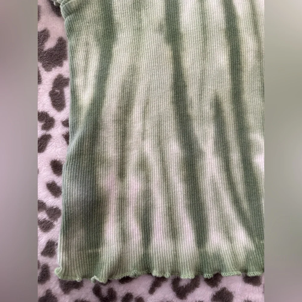 The Children’s Place Tie Dye One Of A Kind Graphic Tee in Green Size 18 Months